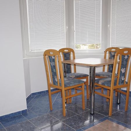Villa Latina With 6 Apartments And A Shared Pool ヴィル エクステリア 写真
