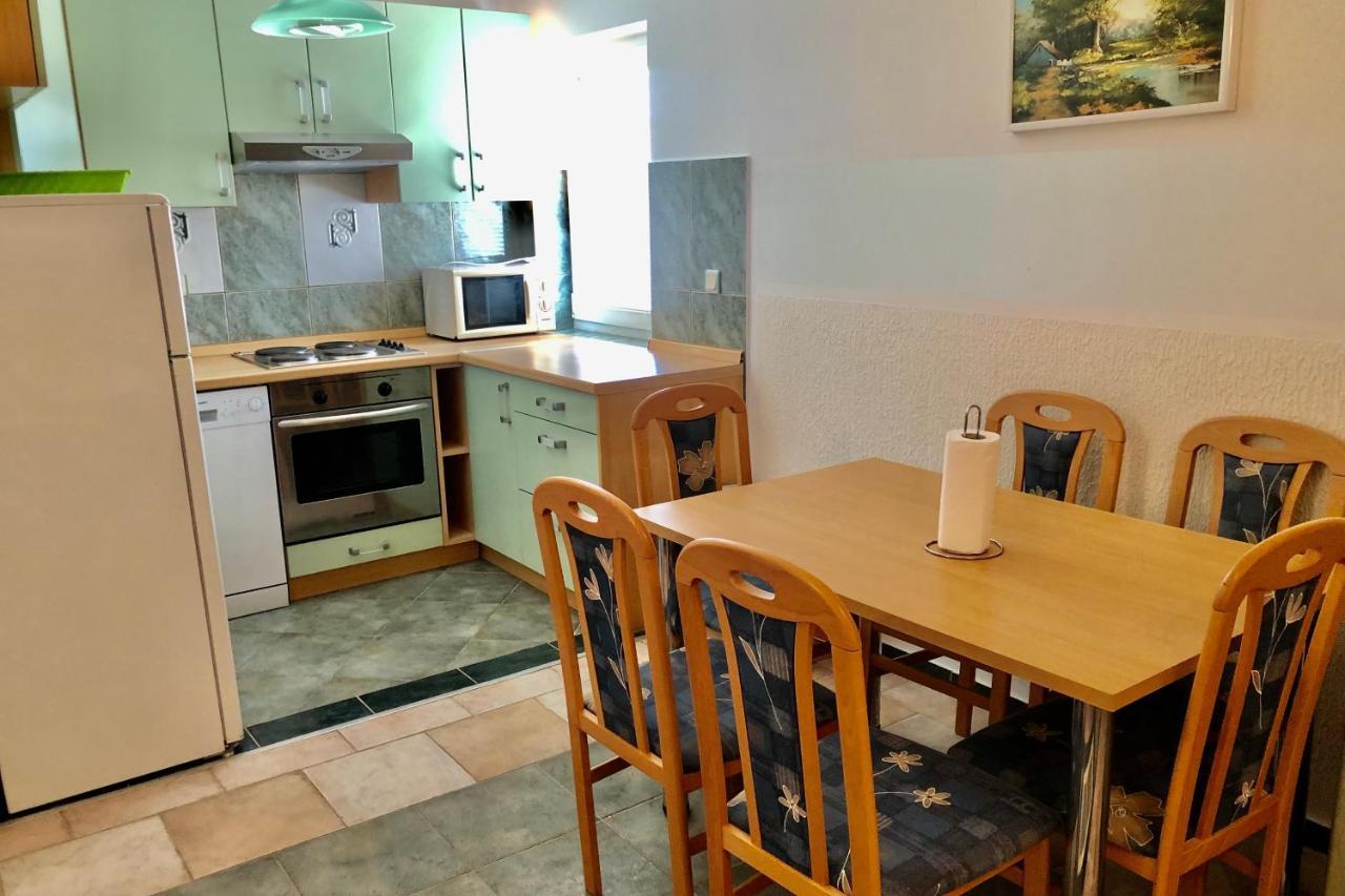 Villa Latina With 6 Apartments And A Shared Pool ヴィル エクステリア 写真