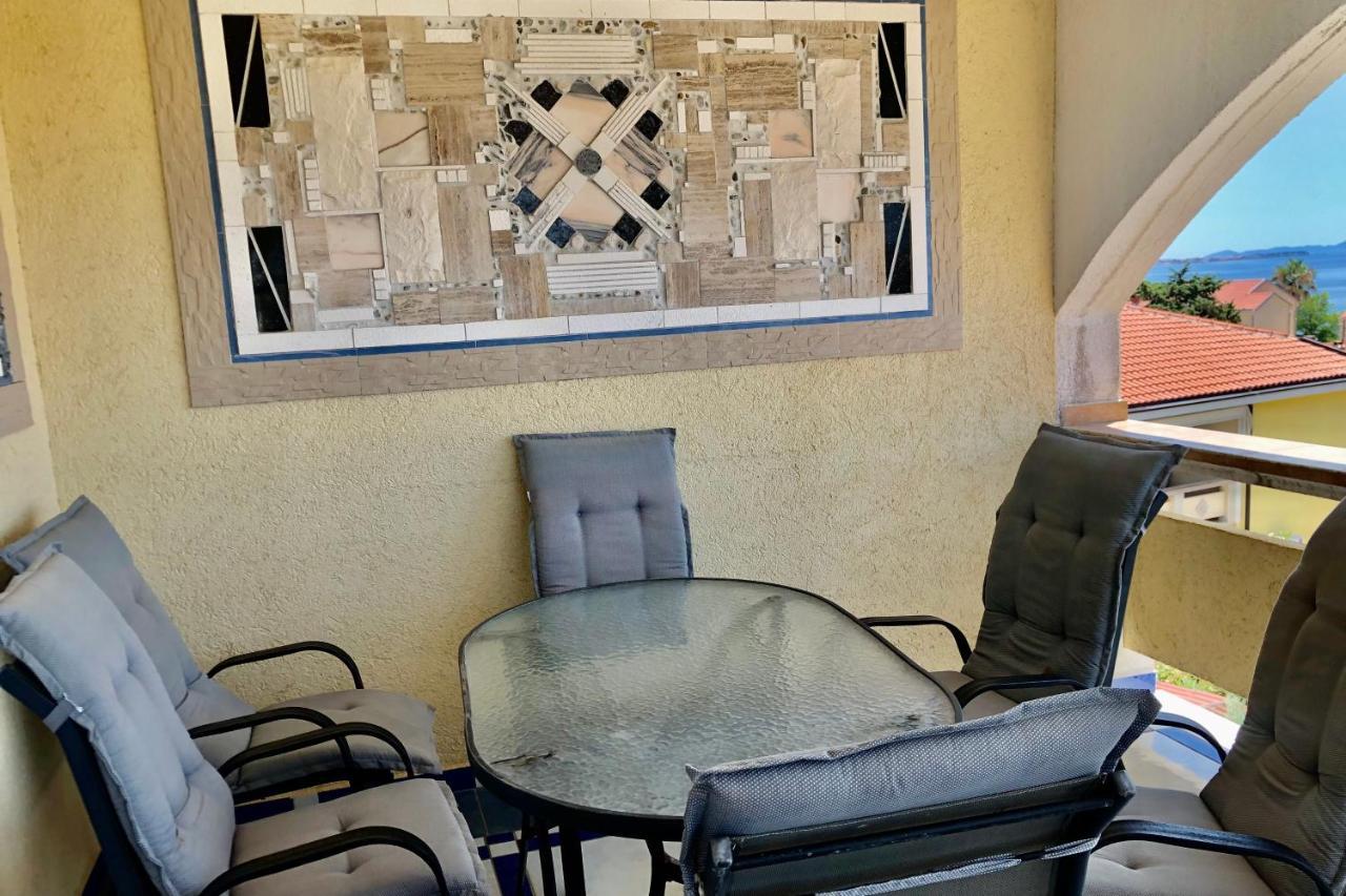 Villa Latina With 6 Apartments And A Shared Pool ヴィル エクステリア 写真
