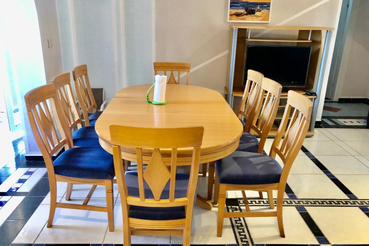Villa Latina With 6 Apartments And A Shared Pool ヴィル エクステリア 写真