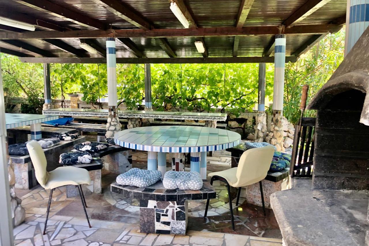 Villa Latina With 6 Apartments And A Shared Pool ヴィル エクステリア 写真