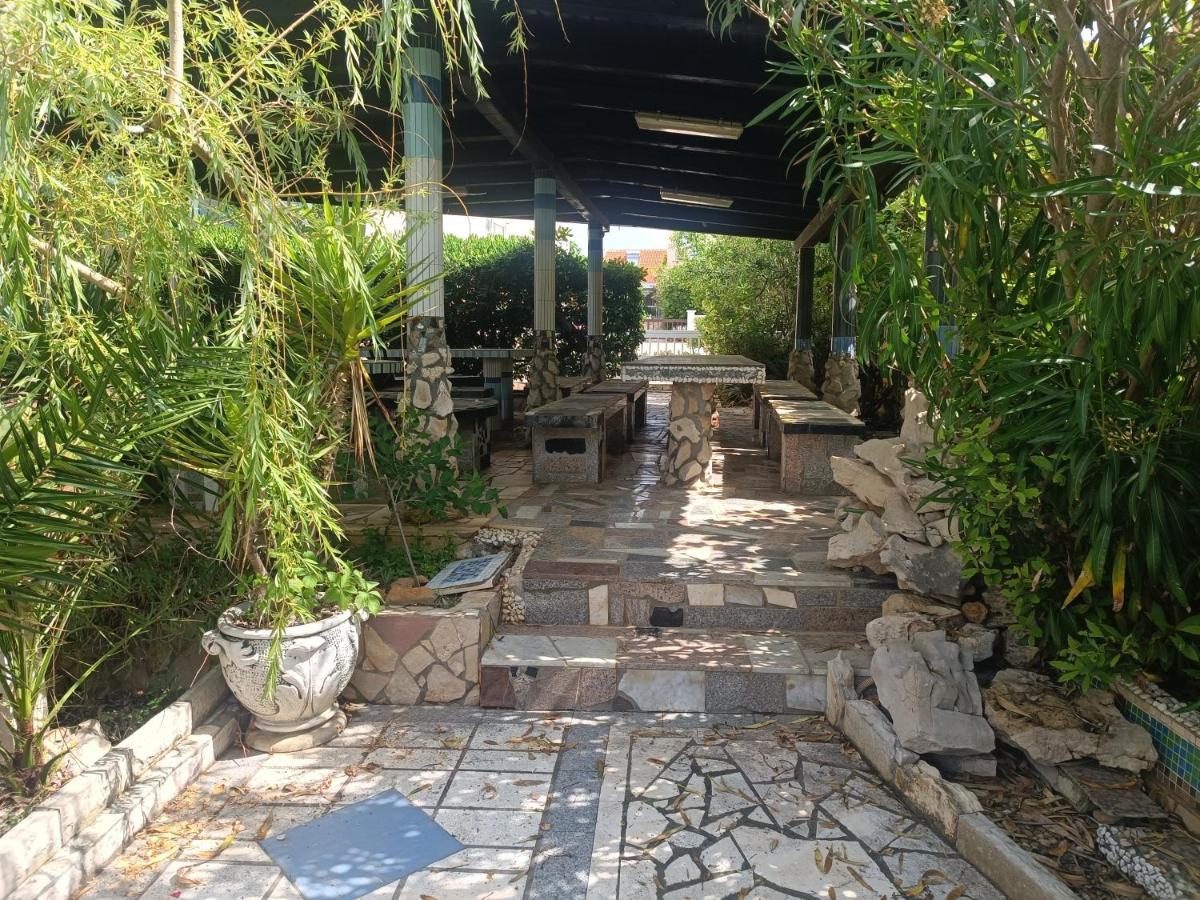 Villa Latina With 6 Apartments And A Shared Pool ヴィル エクステリア 写真