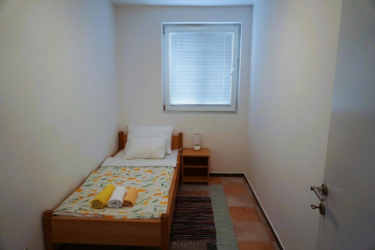Villa Latina With 6 Apartments And A Shared Pool ヴィル エクステリア 写真