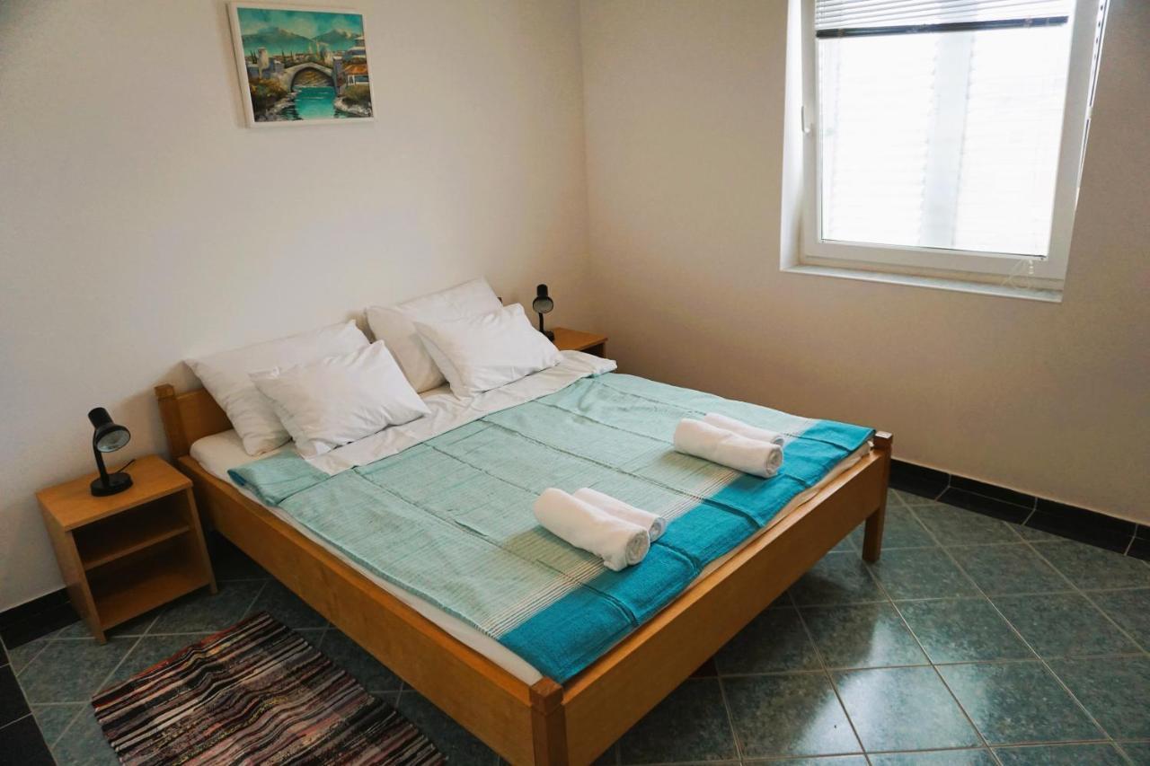 Villa Latina With 6 Apartments And A Shared Pool ヴィル エクステリア 写真