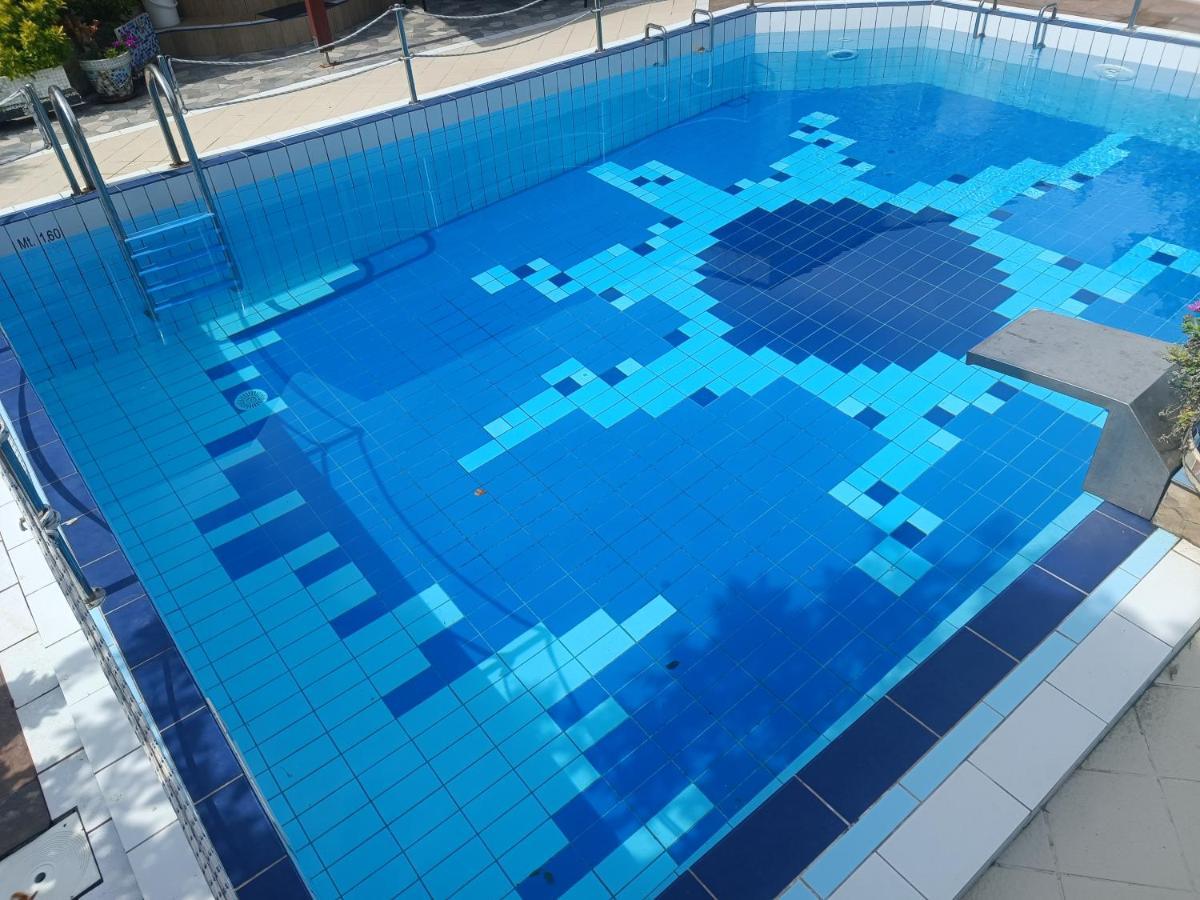 Villa Latina With 6 Apartments And A Shared Pool ヴィル エクステリア 写真
