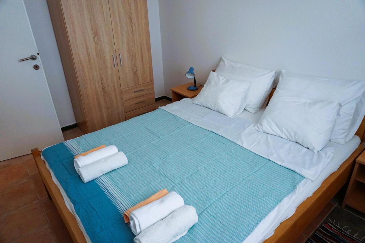 Villa Latina With 6 Apartments And A Shared Pool ヴィル エクステリア 写真