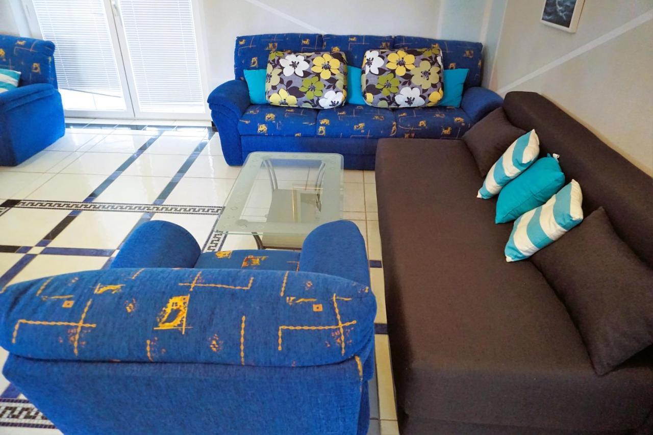 Villa Latina With 6 Apartments And A Shared Pool ヴィル エクステリア 写真