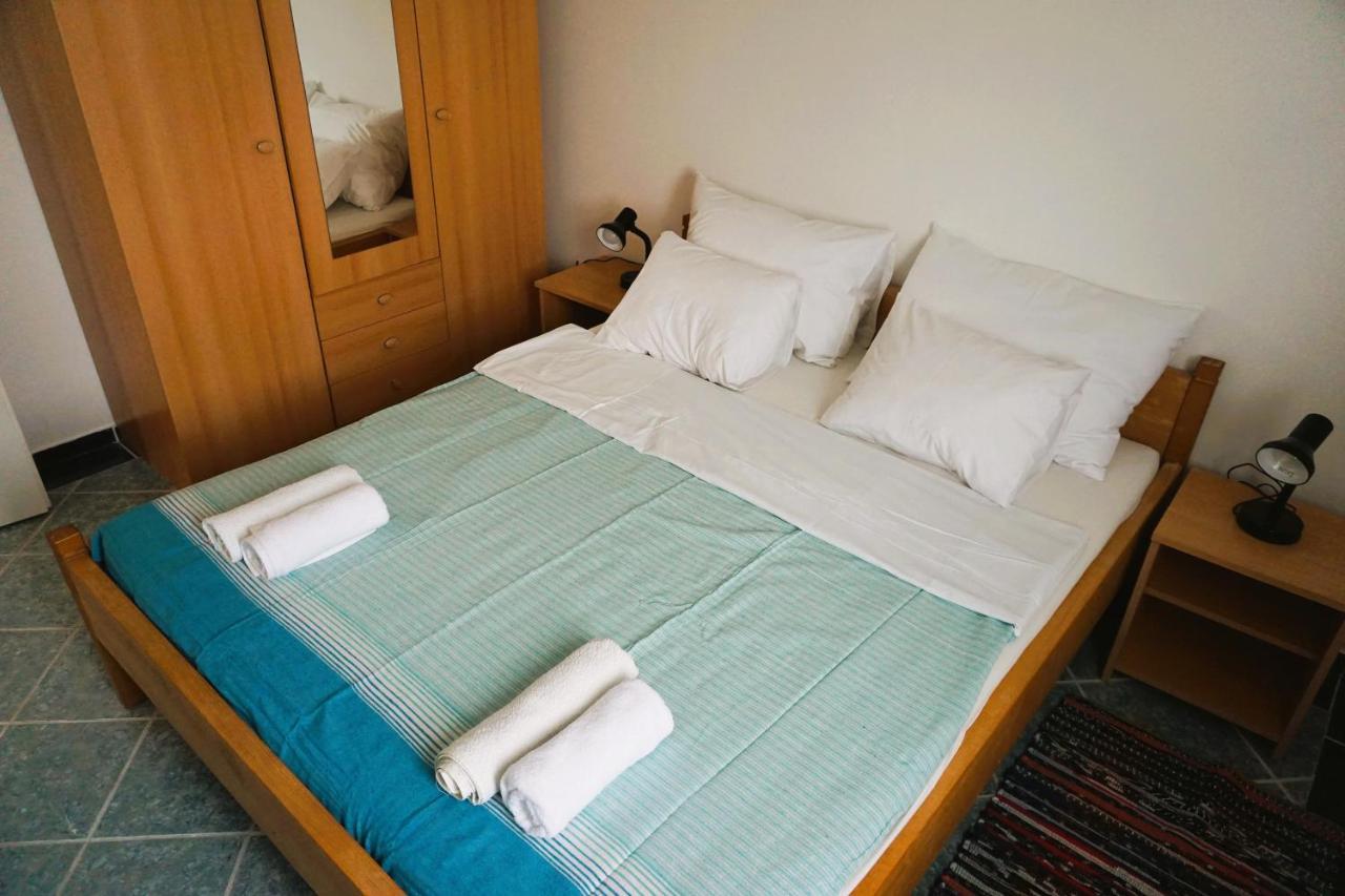 Villa Latina With 6 Apartments And A Shared Pool ヴィル エクステリア 写真